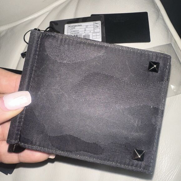Authentic VALENTINO Rock Studs Camouflage Nylon Money Clip Bifold Wallet/4AG0617 - Picture 3 of 13